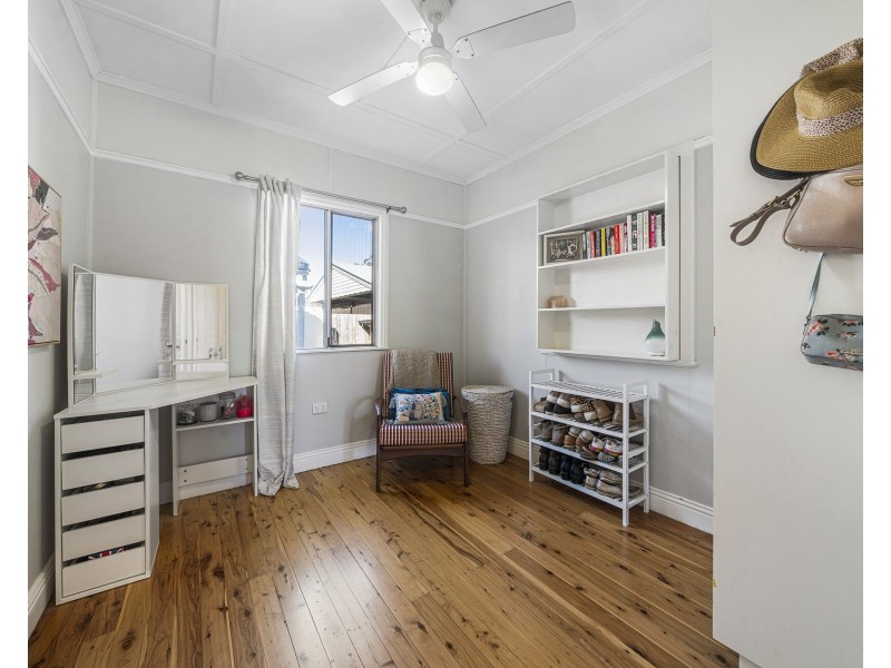 42 Victory Street, Newtown QLD 4350