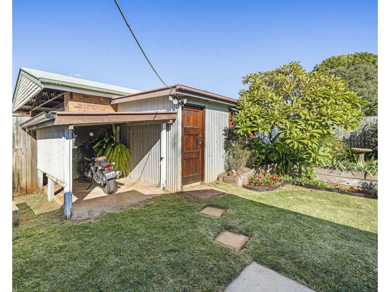 42 Victory Street, Newtown QLD 4350