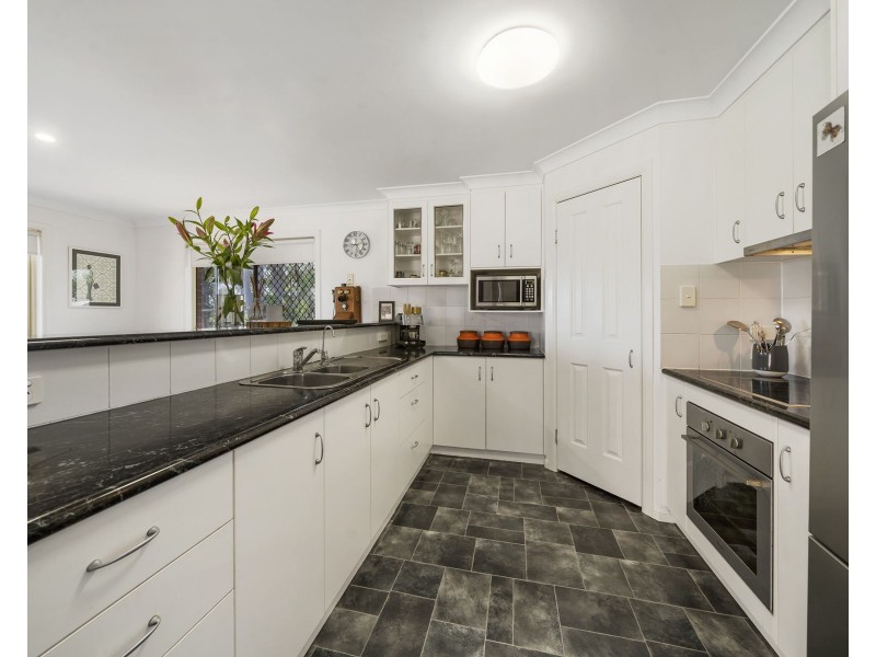 916 Blanchview Road, Silver Ridge QLD 4352