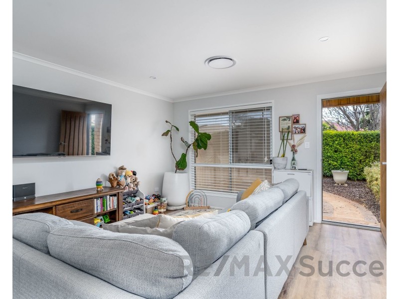 2 Hillcrest Court, Kearneys Spring QLD 4350