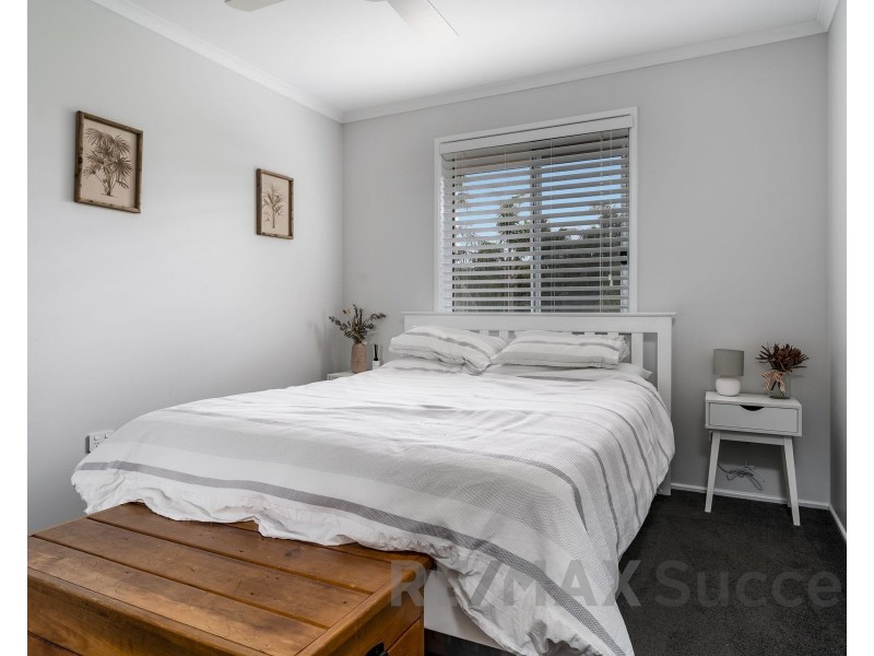 2 Hillcrest Court, Kearneys Spring QLD 4350