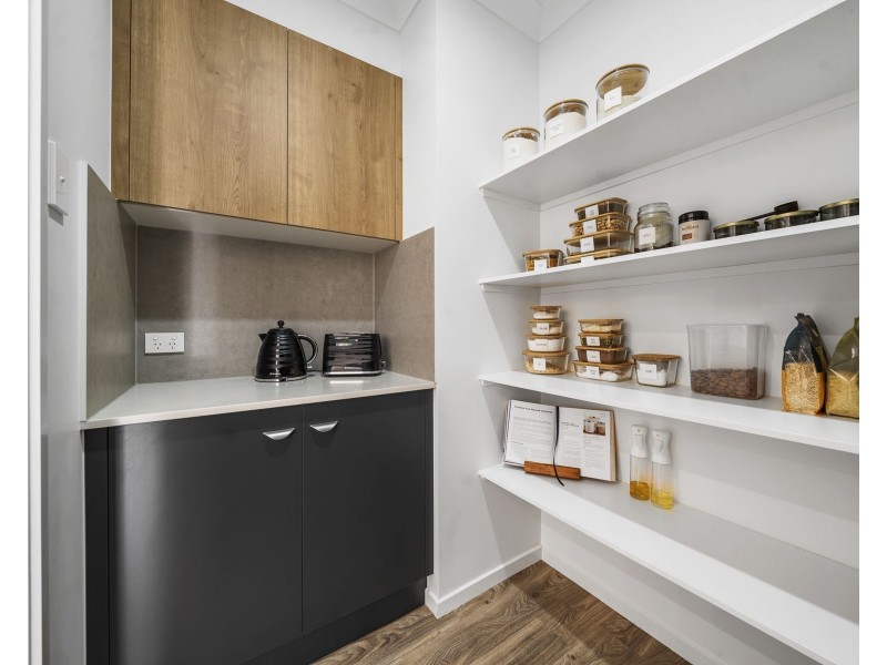 6 Staunton Avenue, Highfields QLD 4352