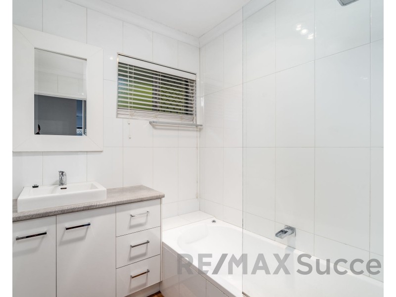 46 Jellicoe Street, Mount Lofty QLD 4350