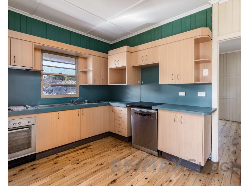 11 Albert Lane, Newtown QLD 4350