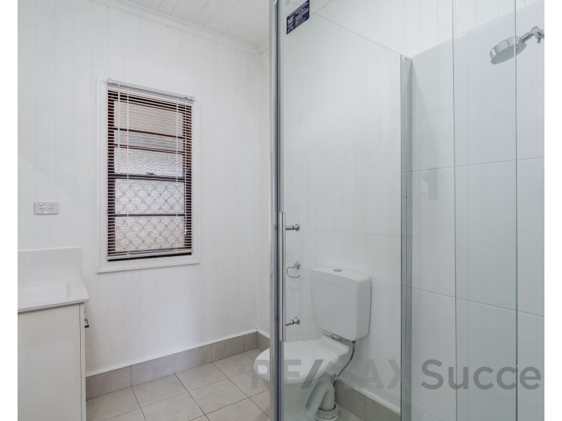 11 Albert Lane, Newtown QLD 4350