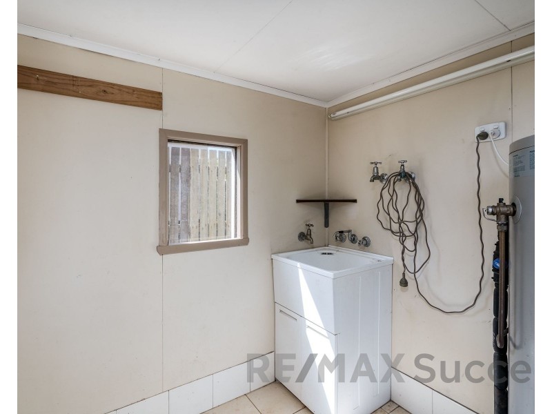 11 Albert Lane, Newtown QLD 4350