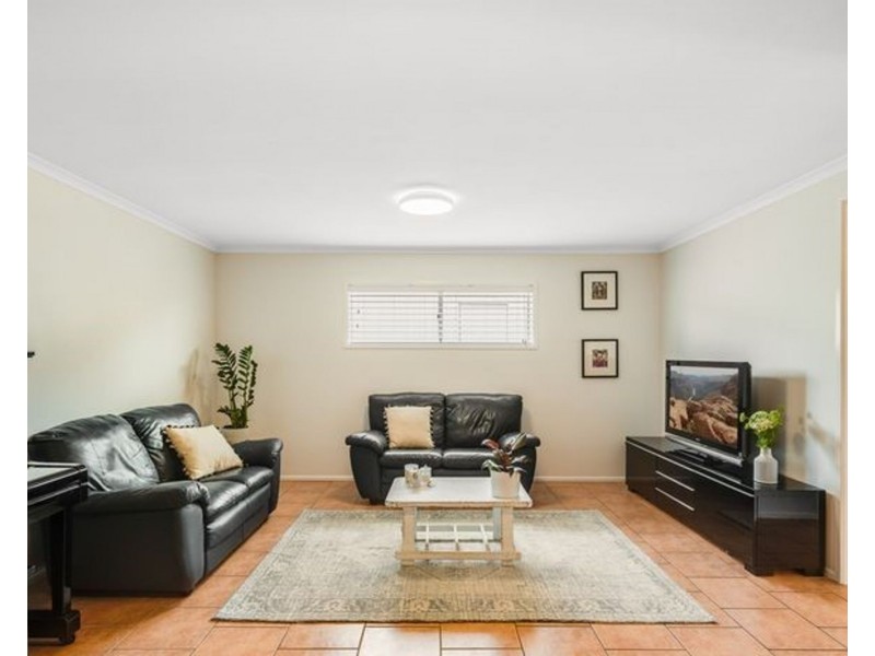 24 Bingara Street, Mount Lofty QLD 4350