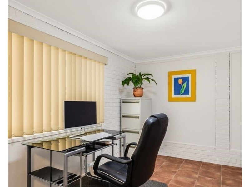 24 Bingara Street, Mount Lofty QLD 4350