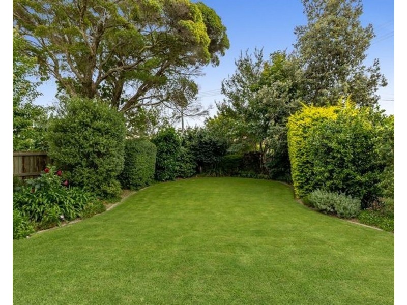 24 Bingara Street, Mount Lofty QLD 4350