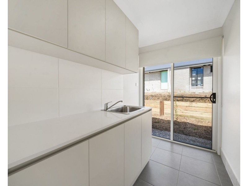 4 Clara May Street, Cotswold Hills QLD 4350