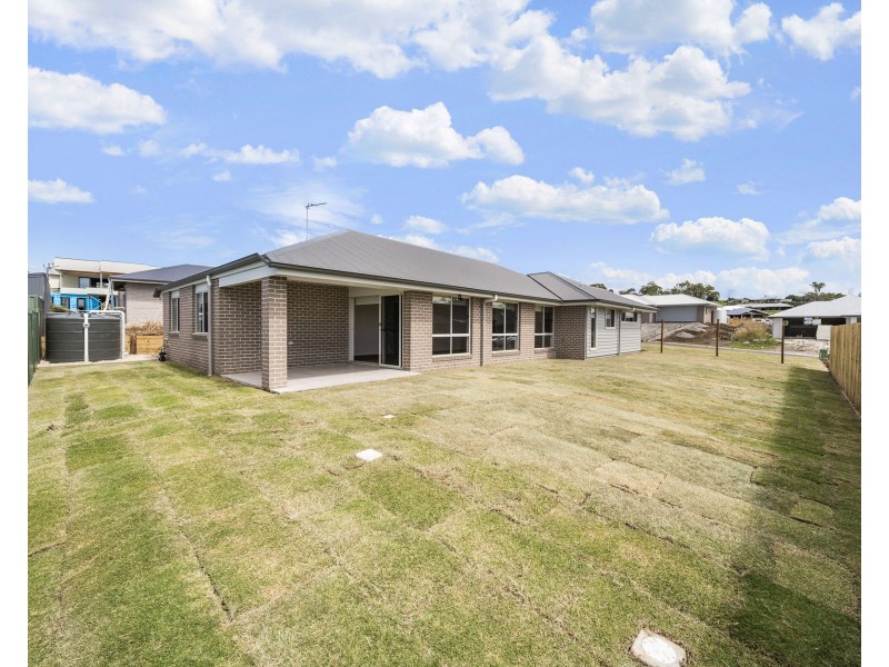 4 Clara May Street, Cotswold Hills QLD 4350
