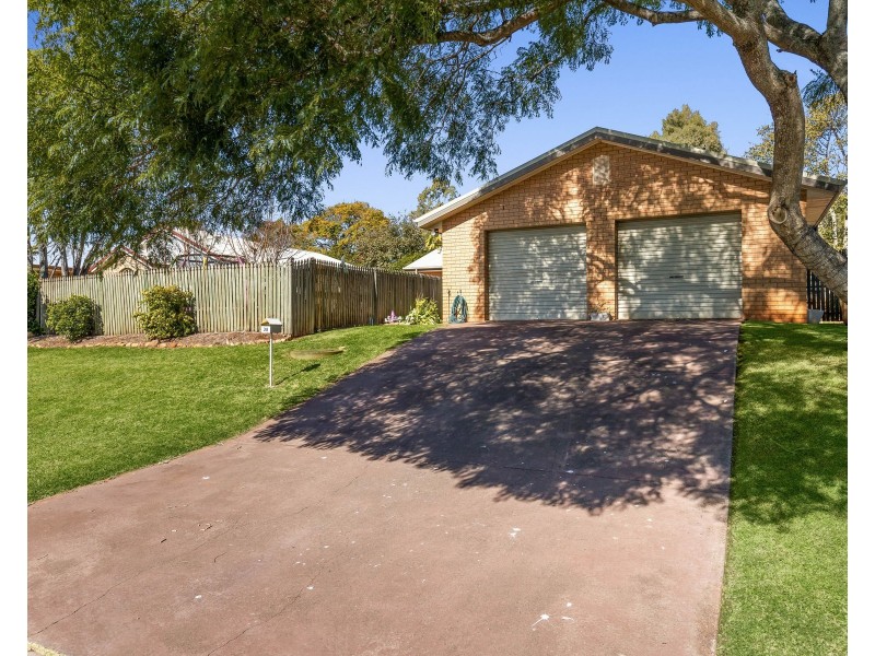 38 Bouganvillea Drive, Middle Ridge QLD 4350
