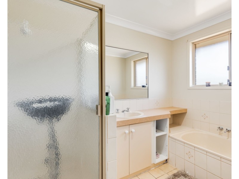 38 Bouganvillea Drive, Middle Ridge QLD 4350