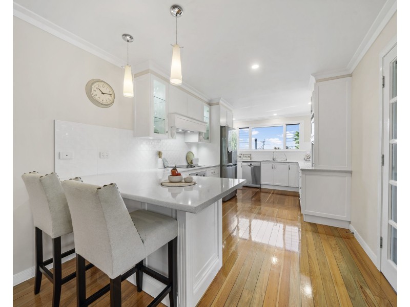 22b Jellicoe Street, Mount Lofty QLD 4350