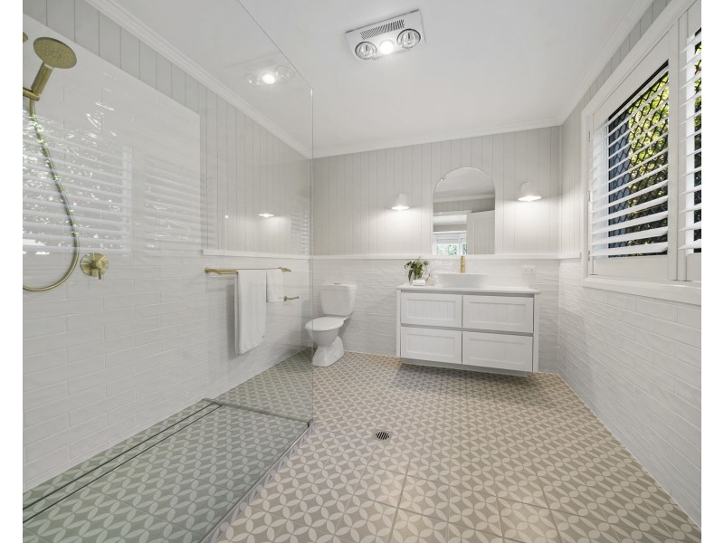 22b Jellicoe Street, Mount Lofty QLD 4350