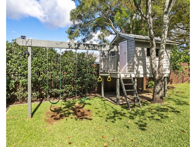 22b Jellicoe Street, Mount Lofty QLD 4350