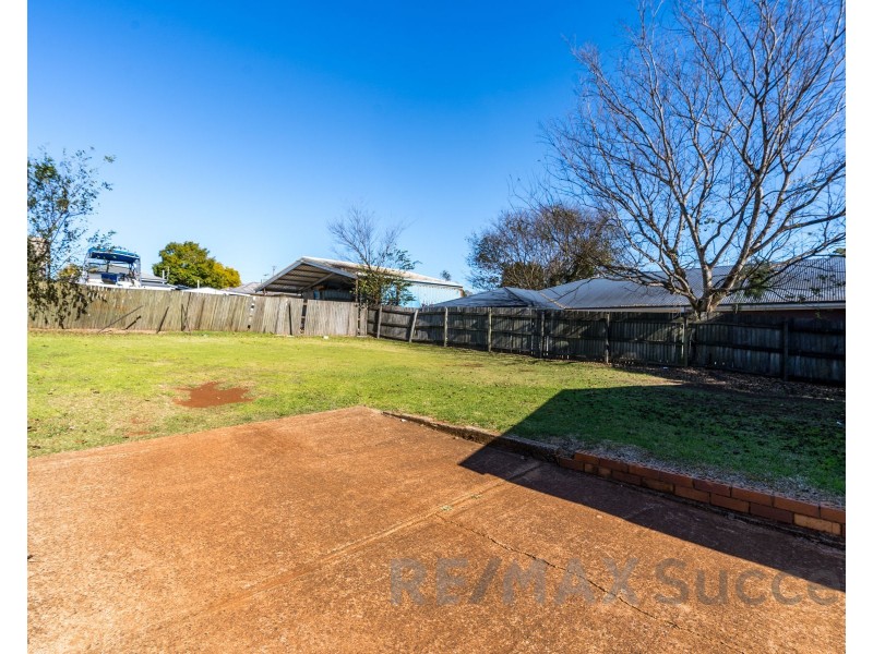 2/20 Swallow Court, Newtown QLD 4350
