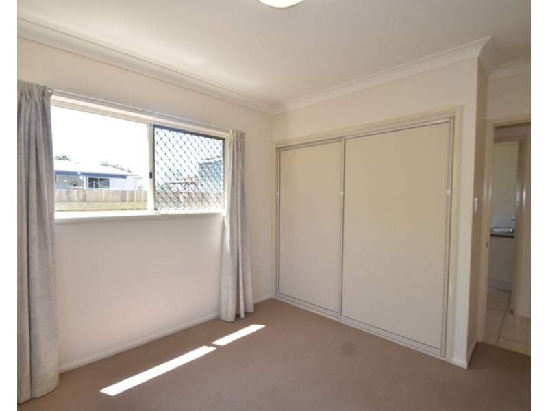 2/180A Jellicoe Street, Newtown QLD 4350