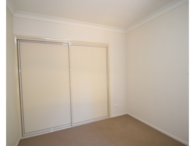 2/180A Jellicoe Street, Newtown QLD 4350