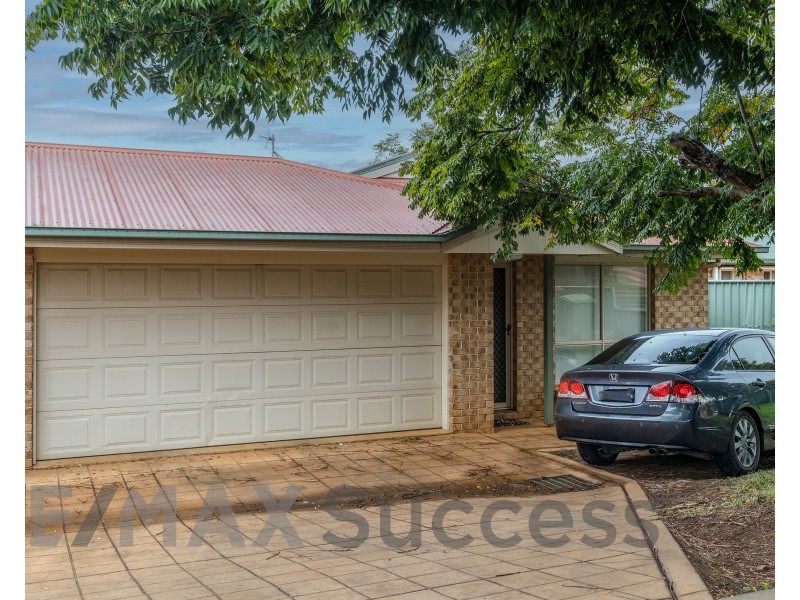 2/380 West Street, Kearneys Spring QLD 4350