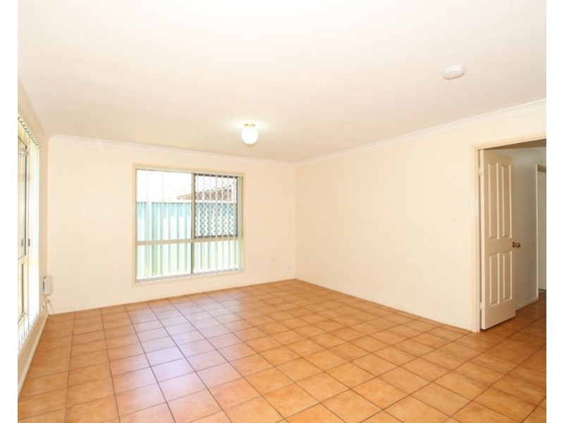 2/380 West Street, Kearneys Spring QLD 4350