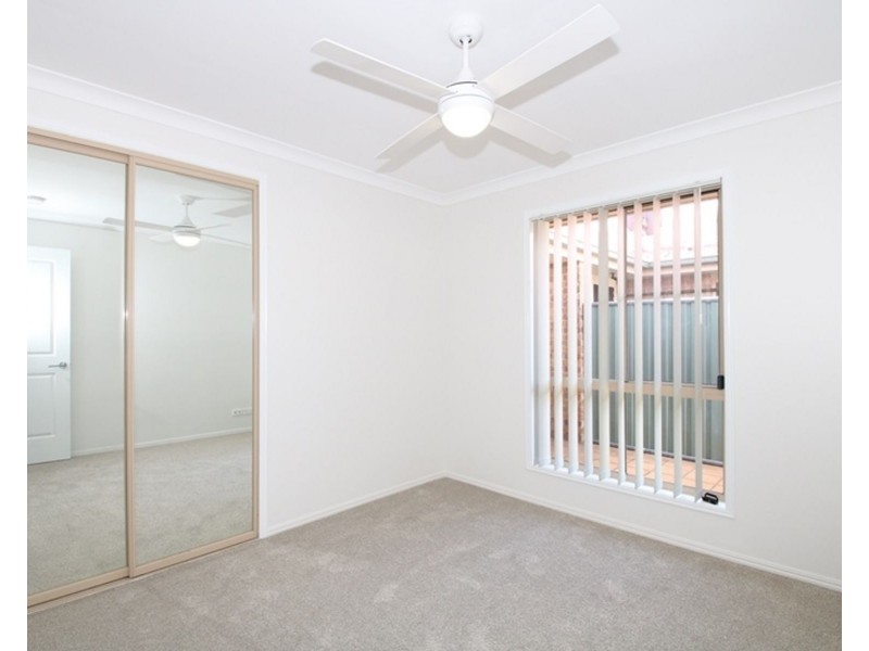 2/380 West Street, Kearneys Spring QLD 4350