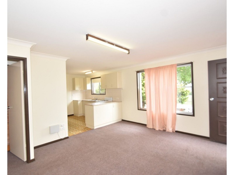 1/380 Hume Street, Centenary Heights QLD 4350