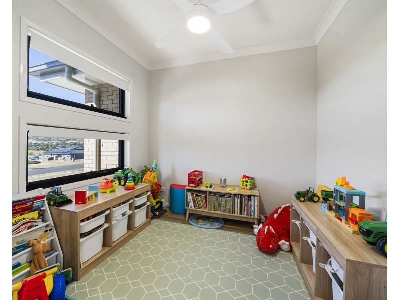 7 Nuffield Street, Kingsthorpe QLD 4400