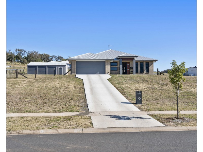 7 Nuffield Street, Kingsthorpe QLD 4400