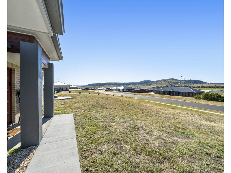 7 Nuffield Street, Kingsthorpe QLD 4400