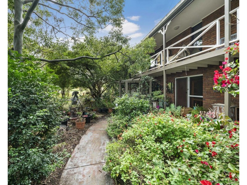 4 Glen Court, Glenvale QLD 4350