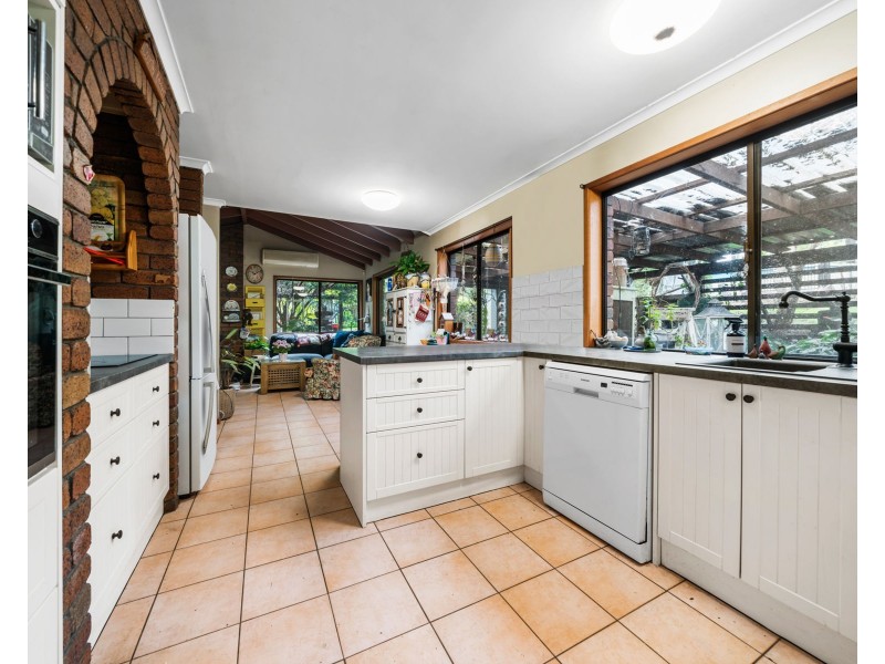 4 Glen Court, Glenvale QLD 4350