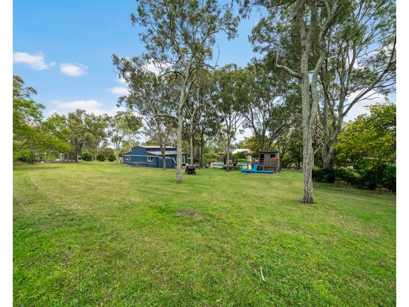 4 Glen Court, Glenvale QLD 4350