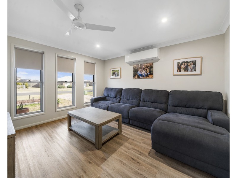 6 Carnamah Street, Cambooya QLD 4358