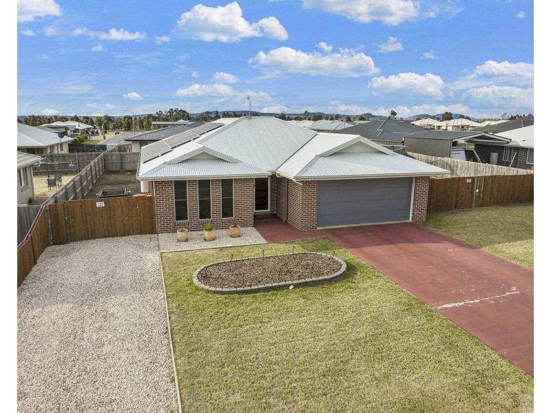 6 Carnamah Street, Cambooya QLD 4358