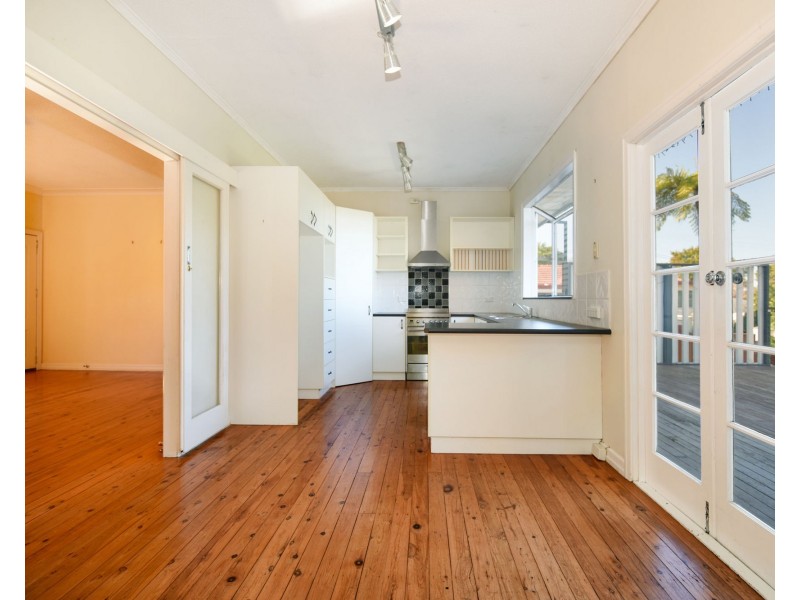 54b North Street, Mount Lofty QLD 4350