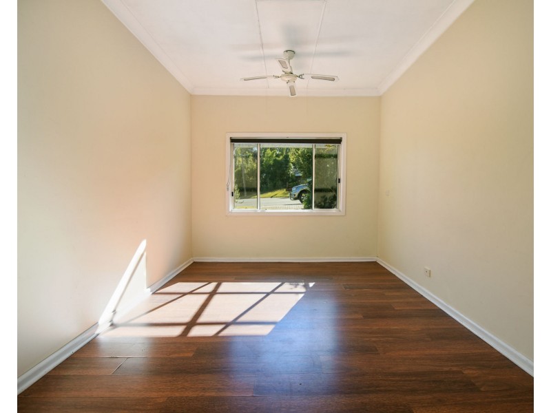 54b North Street, Mount Lofty QLD 4350