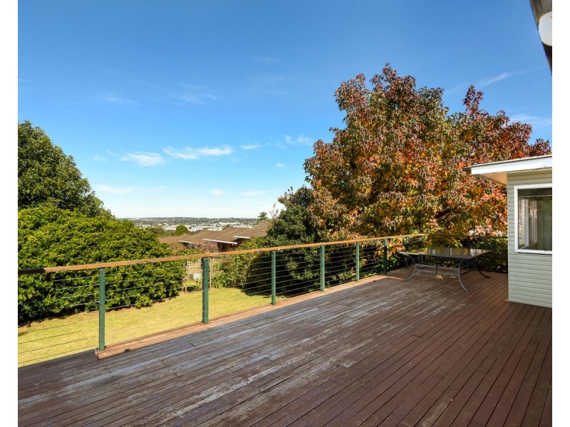 54b North Street, Mount Lofty QLD 4350