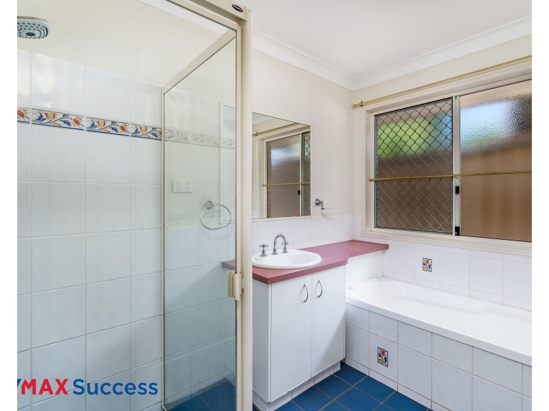 11 Elizabeth Kenny Court, Harristown QLD 4350