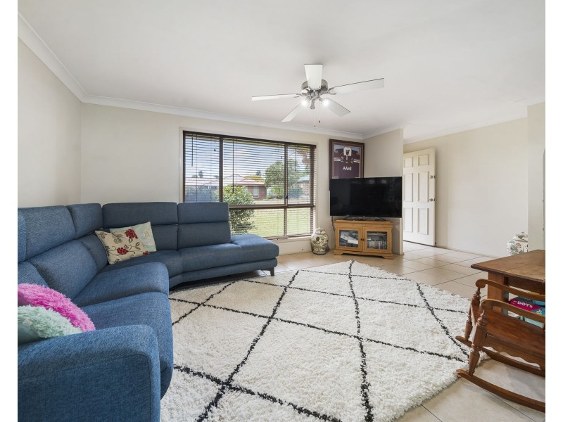 8 Silver Gum Court, Glenvale QLD 4350