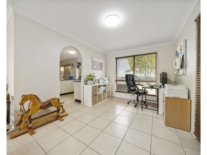 8 Silver Gum Court, Glenvale QLD 4350