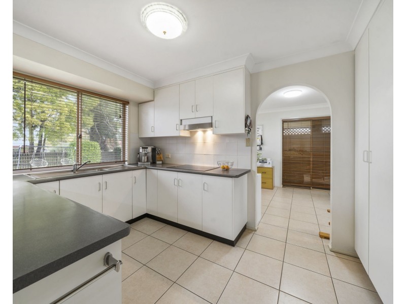 8 Silver Gum Court, Glenvale QLD 4350