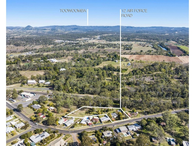 12 Airforce Road, Helidon QLD 4344