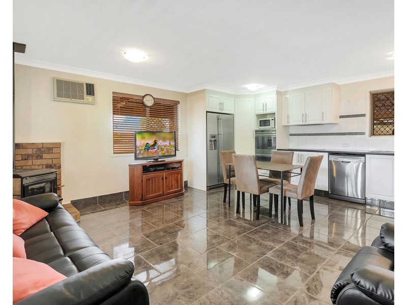 18 Balfour Street, Wyreema QLD 4352