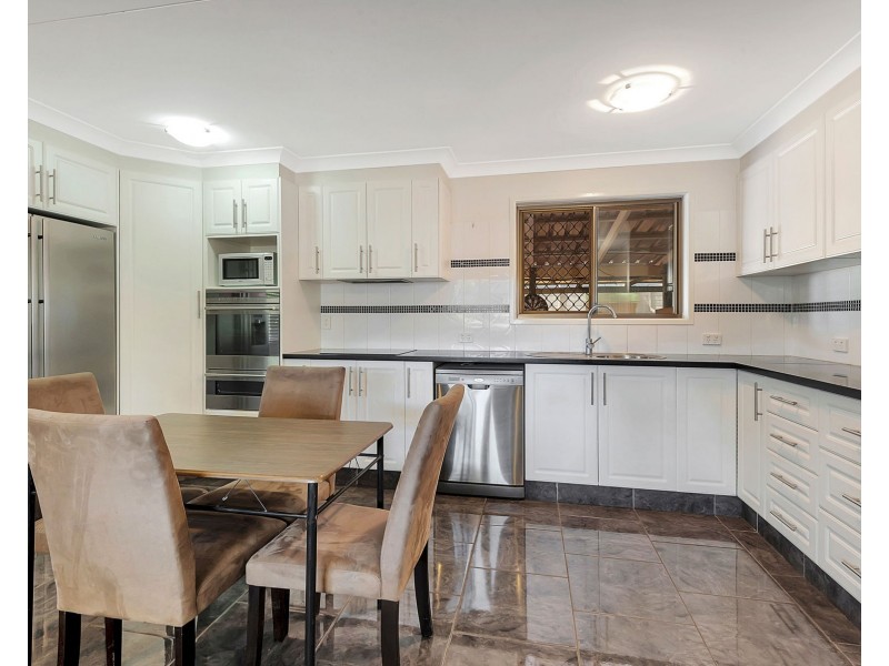 18 Balfour Street, Wyreema QLD 4352