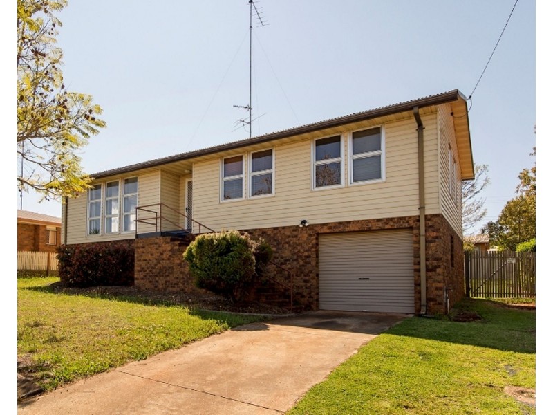 626 Greenwattle Street, Newtown QLD 4350