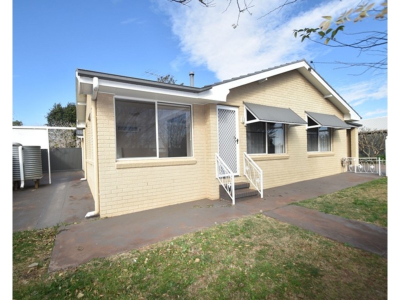 1/70 Hursley Road, Newtown QLD 4350