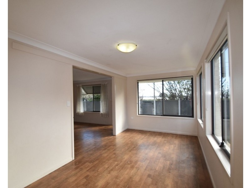 1/70 Hursley Road, Newtown QLD 4350