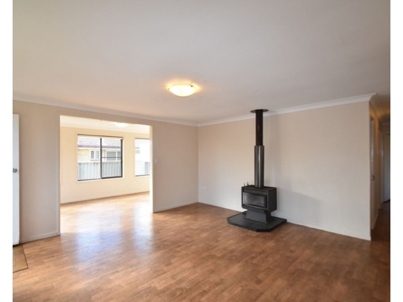1/70 Hursley Road, Newtown QLD 4350