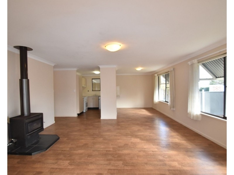 1/70 Hursley Road, Newtown QLD 4350